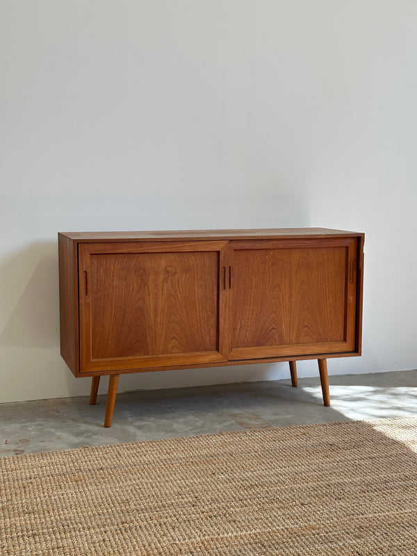Small sideboard (damaged)