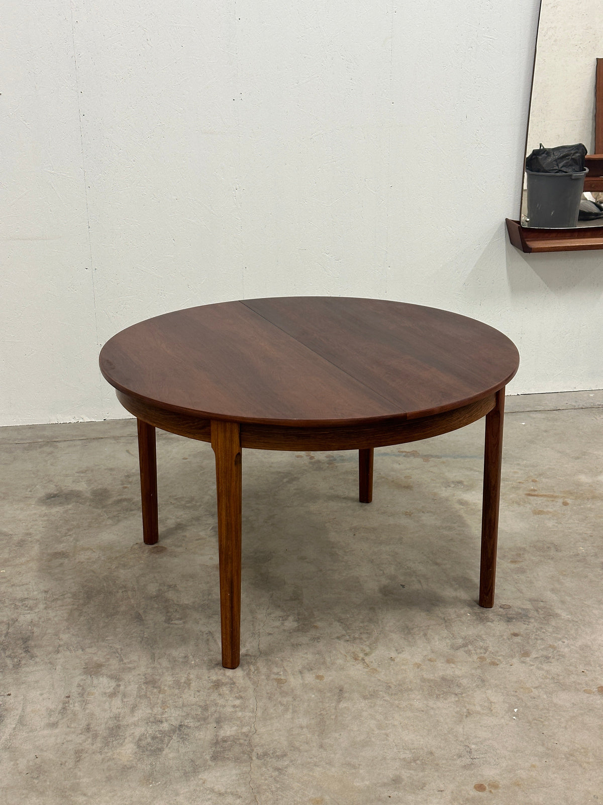 Danish round table, rosewood with inner plates