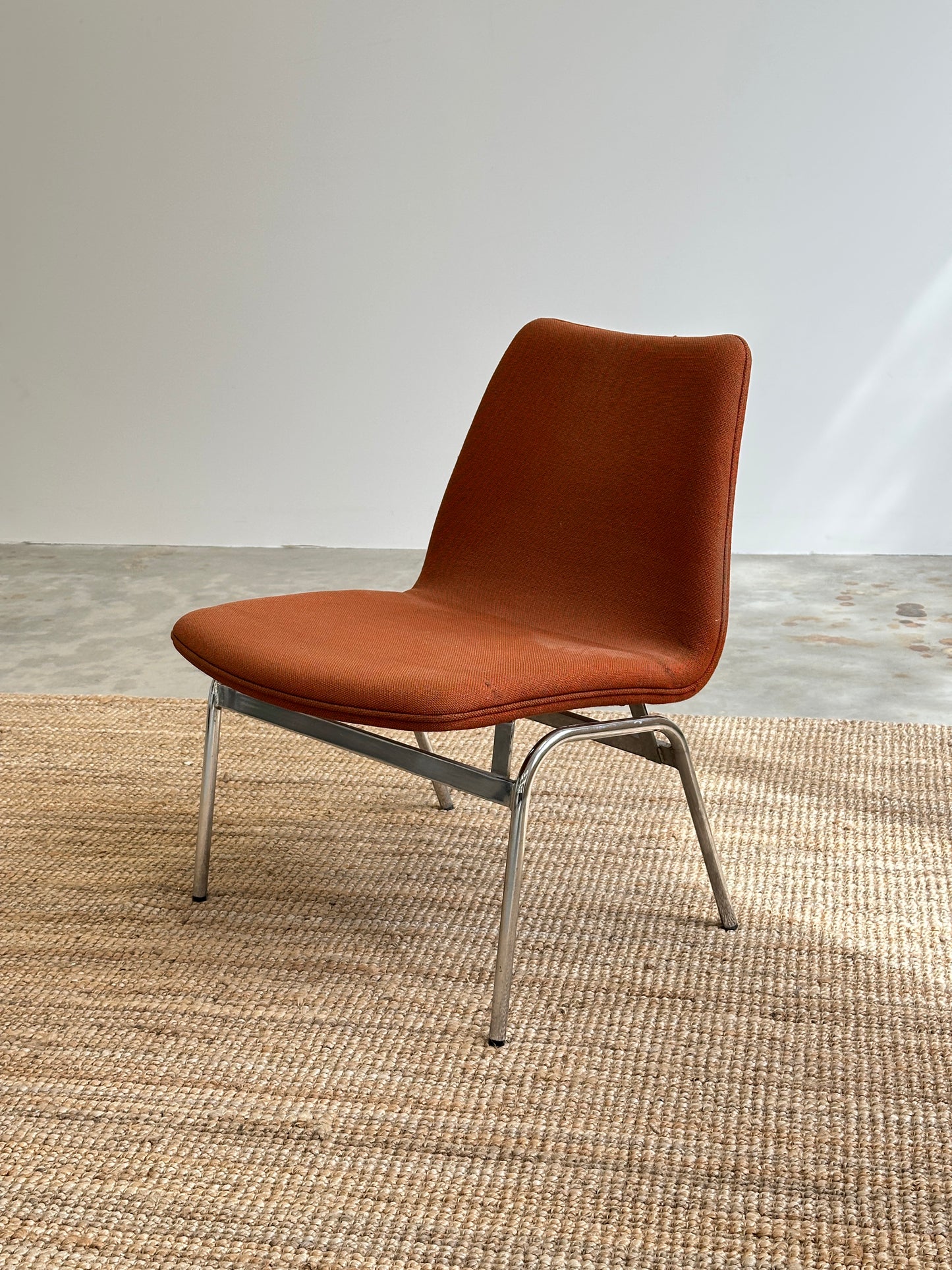 DUBA chair