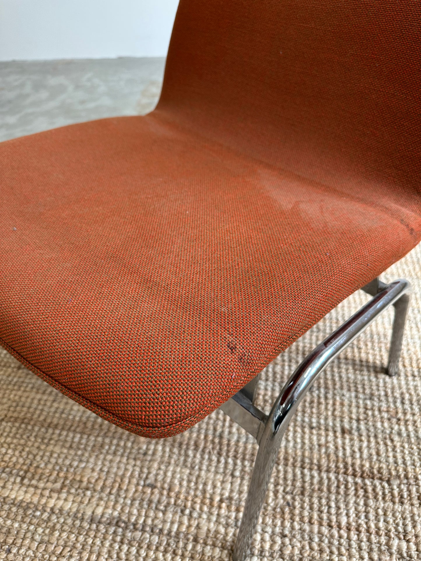 DUBA chair