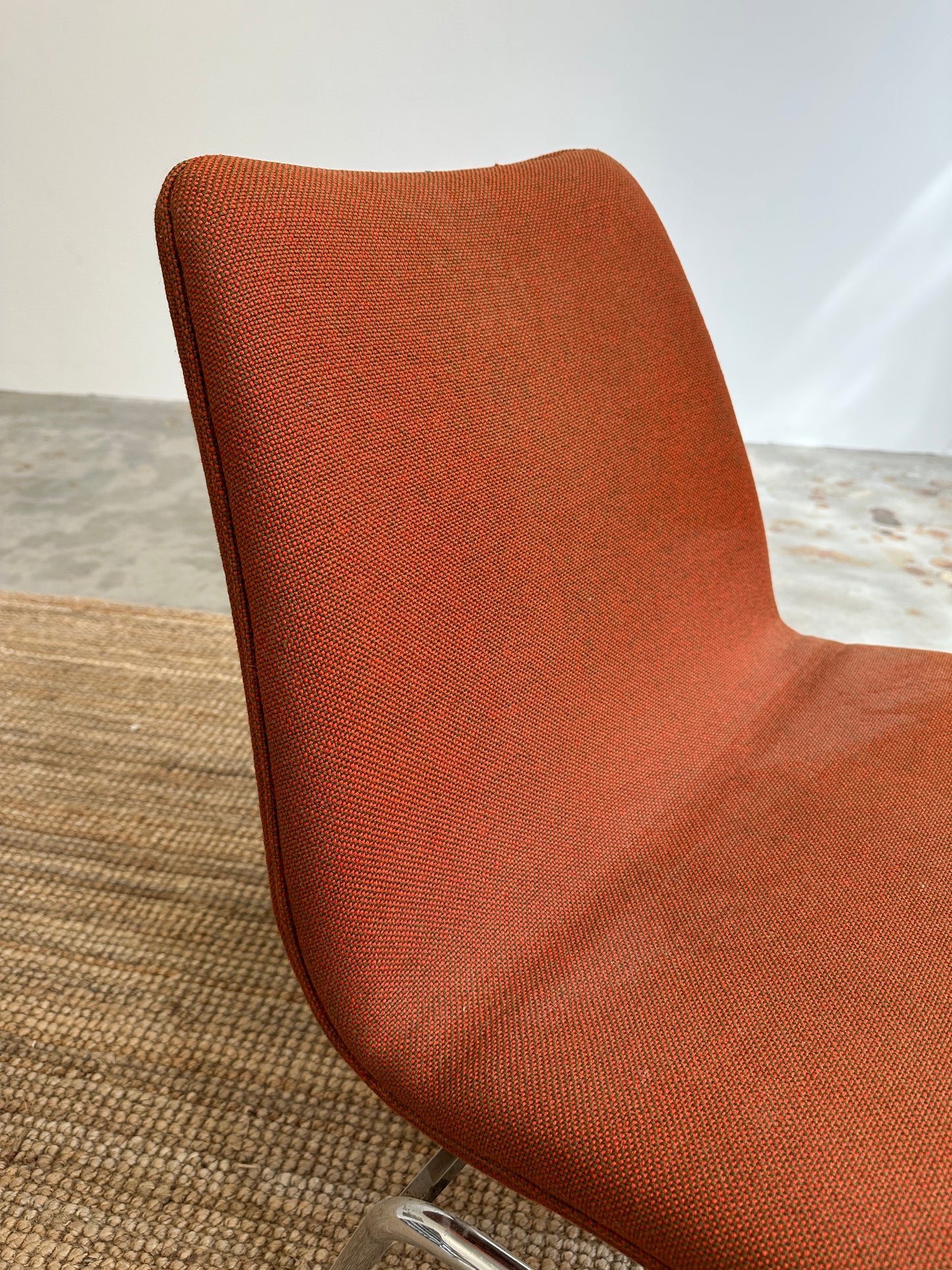 DUBA chair