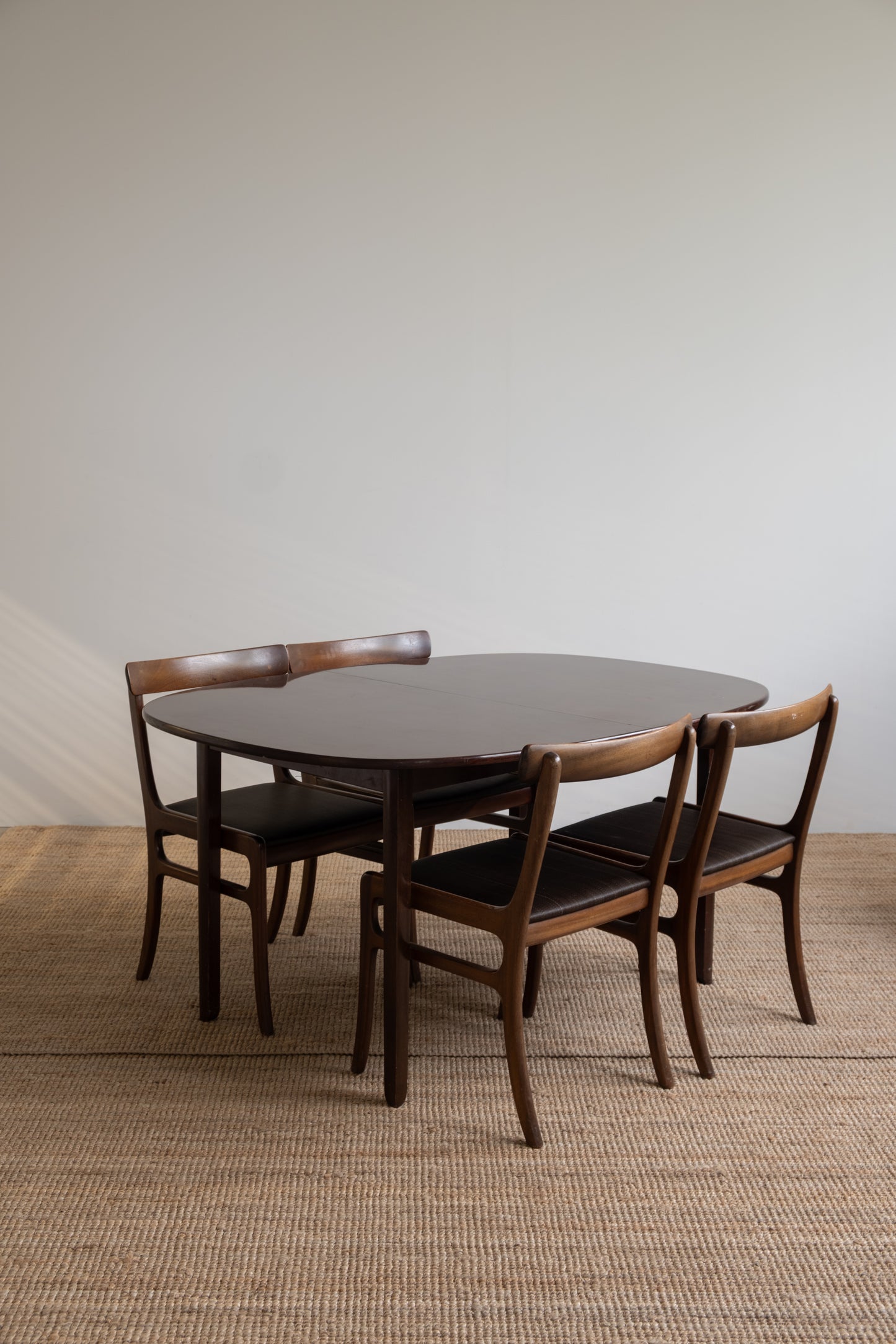 Ole Wanscher Rungstedlund dining table
