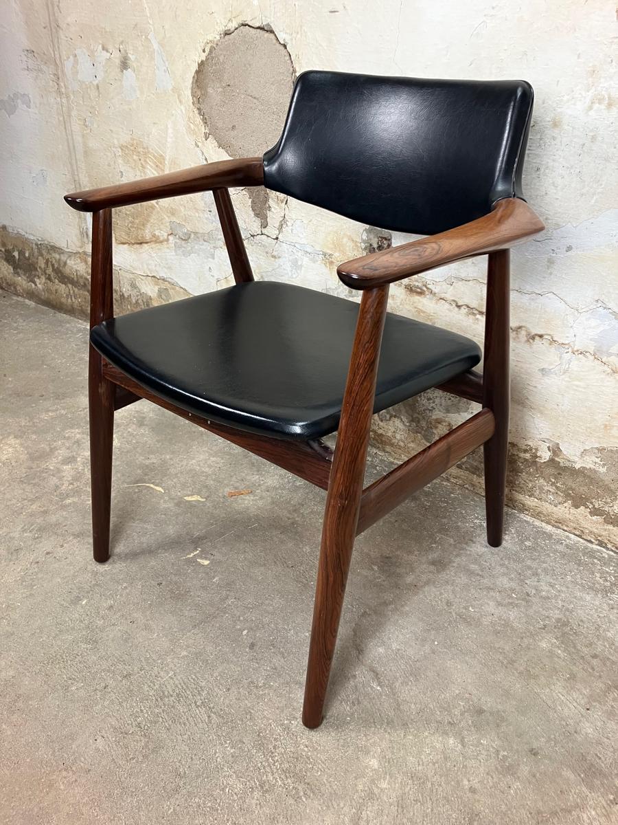Rosewood armchair by Svend Aage Eriksen. Model GM11