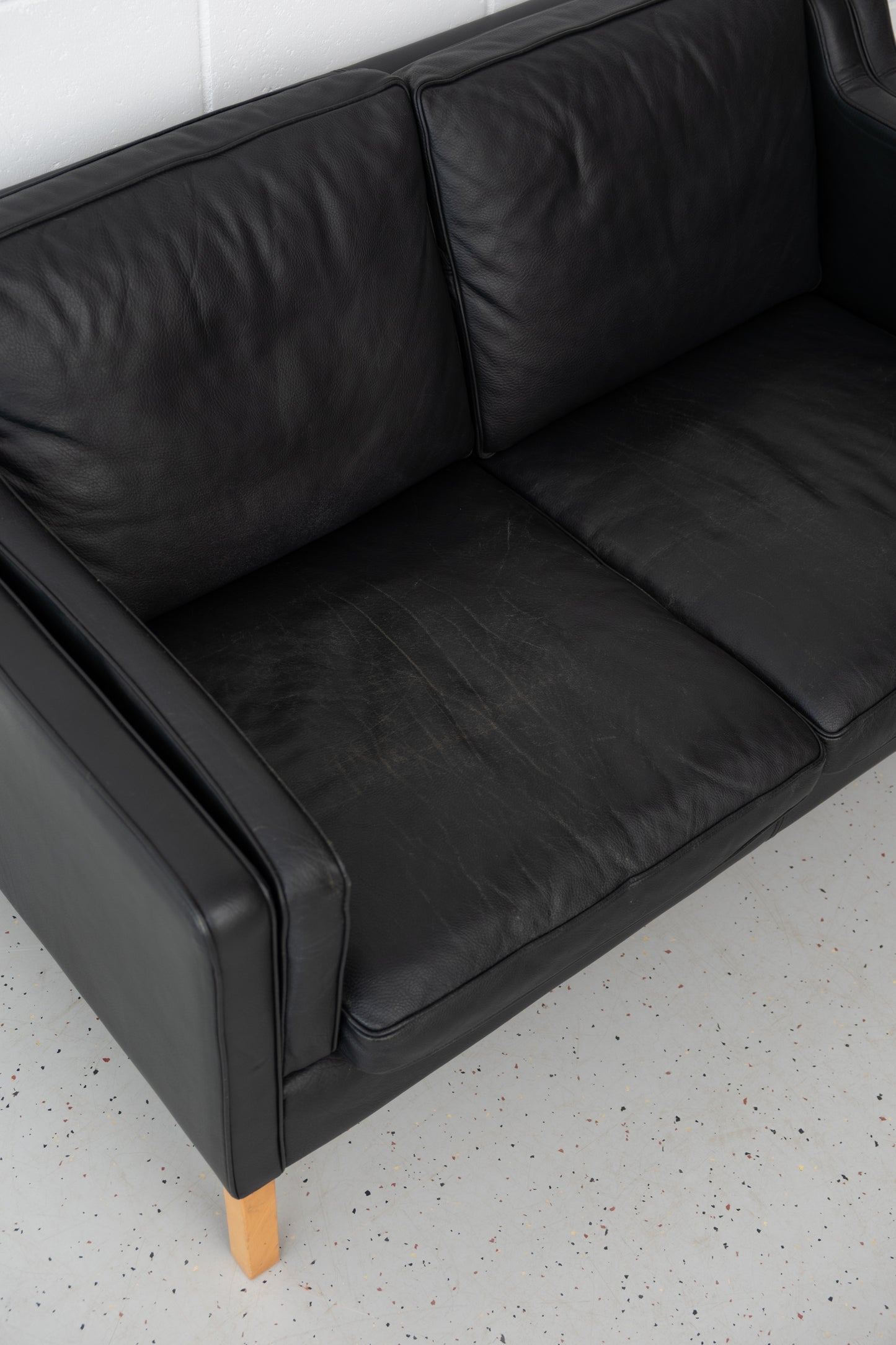 Stouby black leather sofa