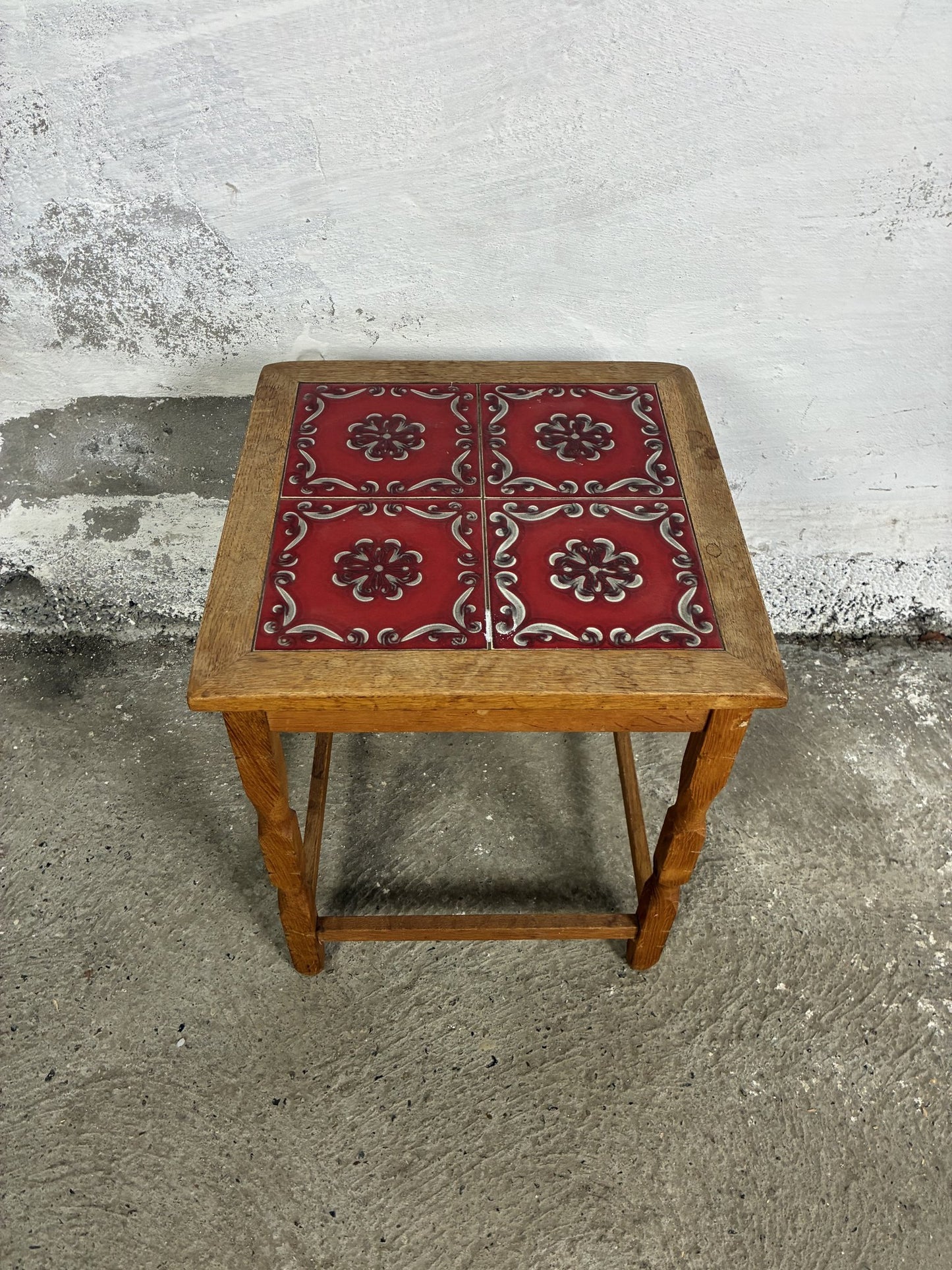 Oak side table 37x37x44