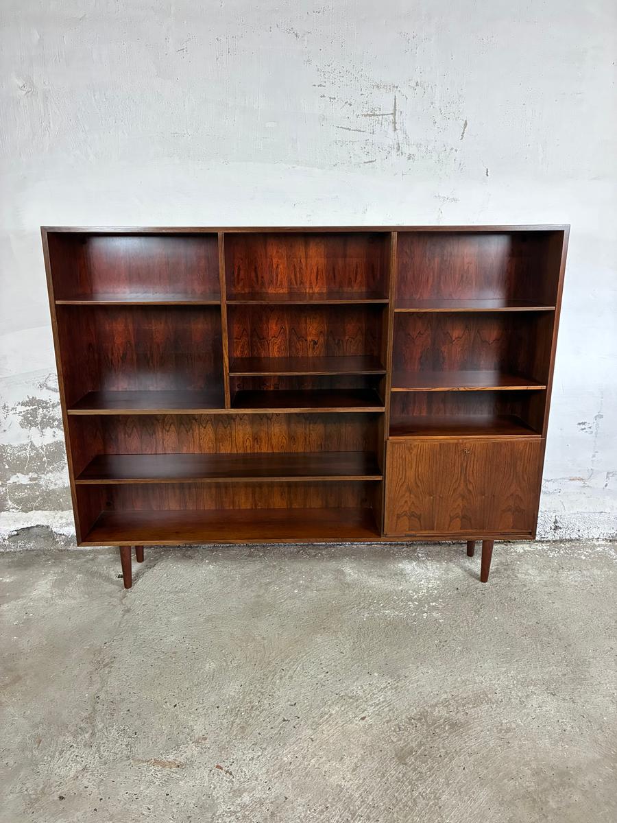 Large rosewood bookcase by Oman jun 179x140x29