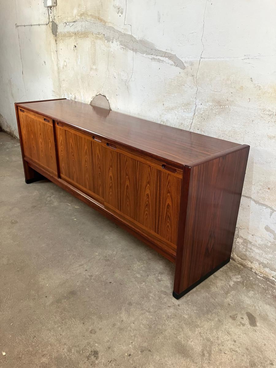 Low Rosewood sideboard by Skovby furniture 195x76x48