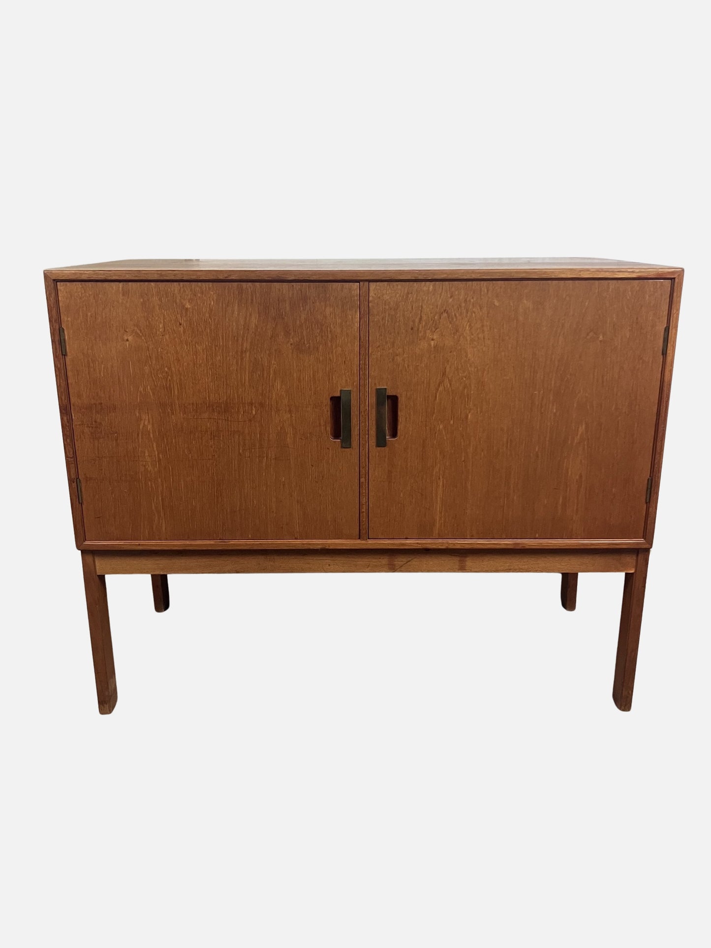 Small teak sideboard 90x73x43