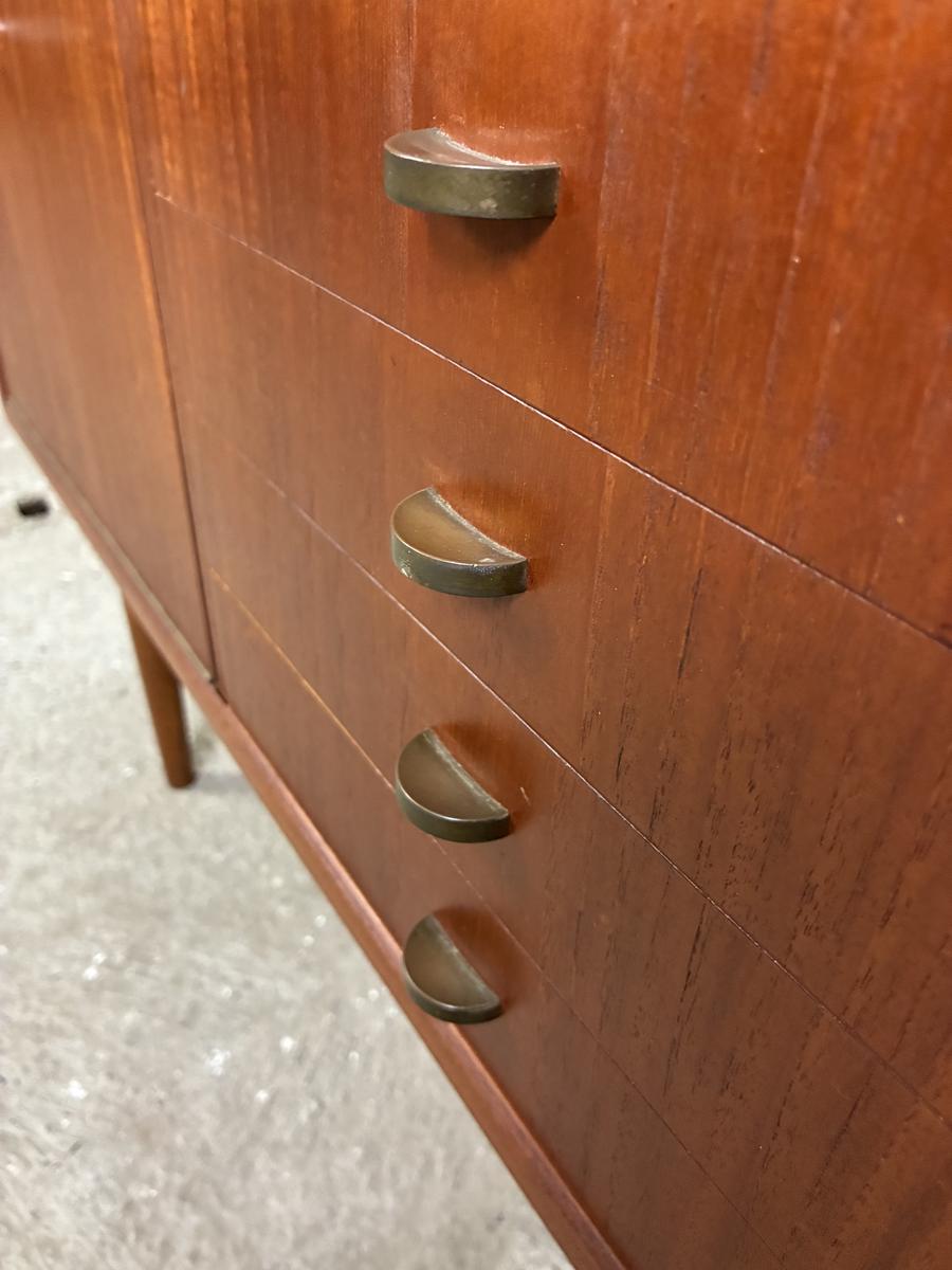 Small teak sideboard 75x57x28
