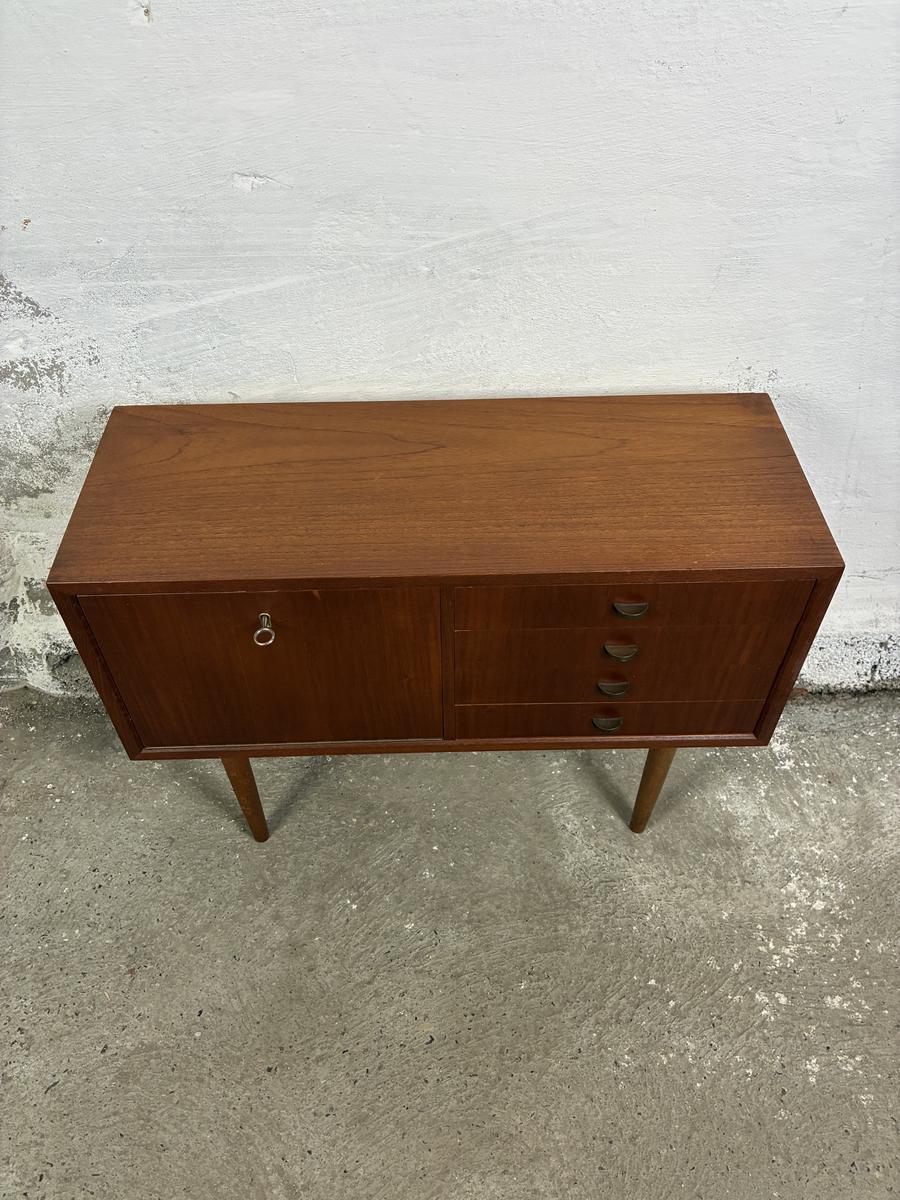 Small teak sideboard 75x57x28