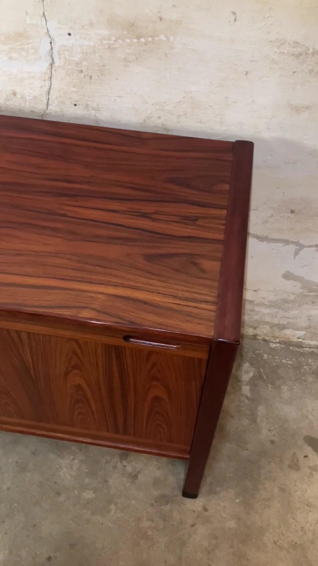 Low Rosewood sideboard by Skovby furniture 195x76x48
