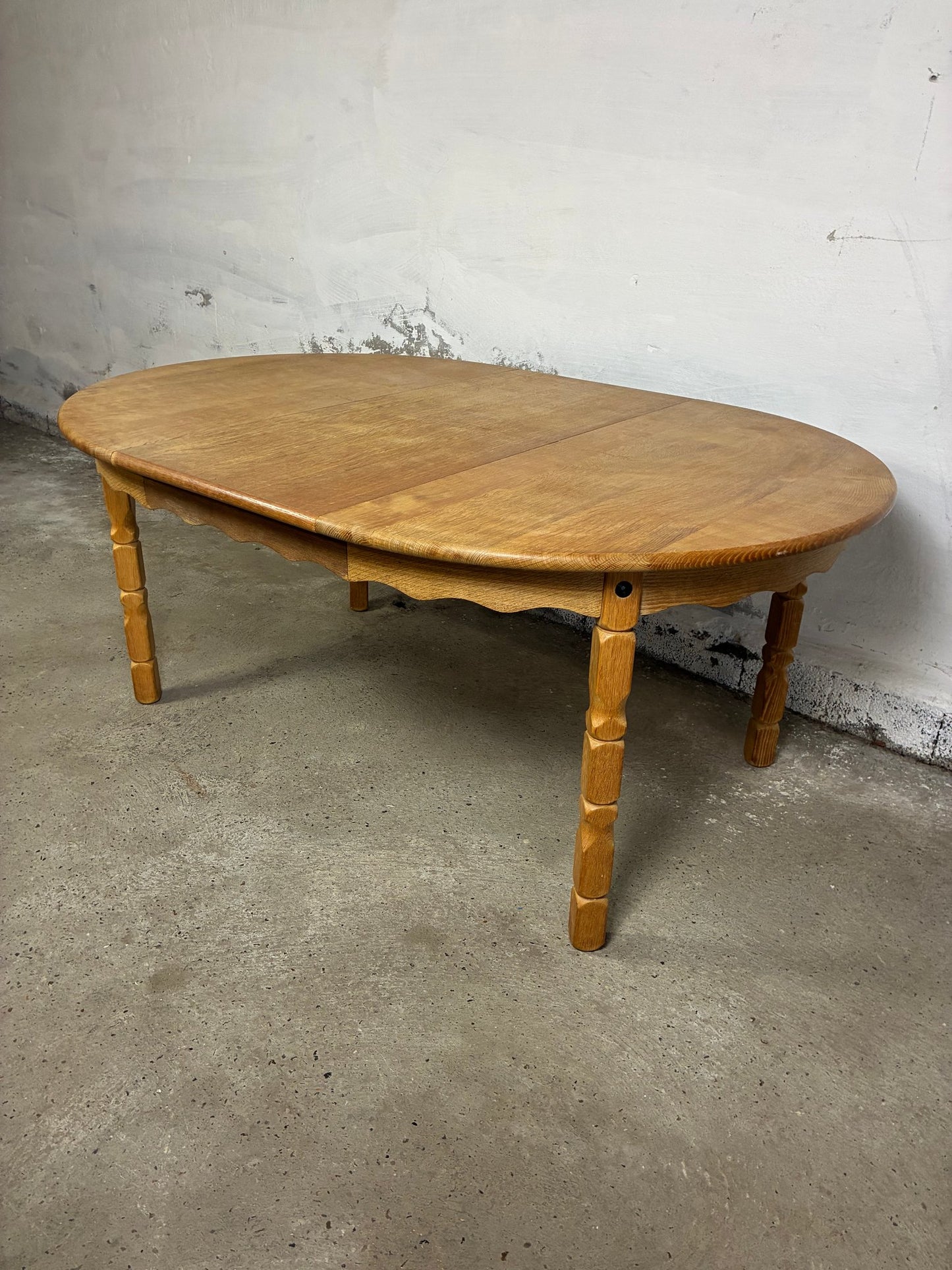 Solid Oak table with 2 leaves Ø120+2x50