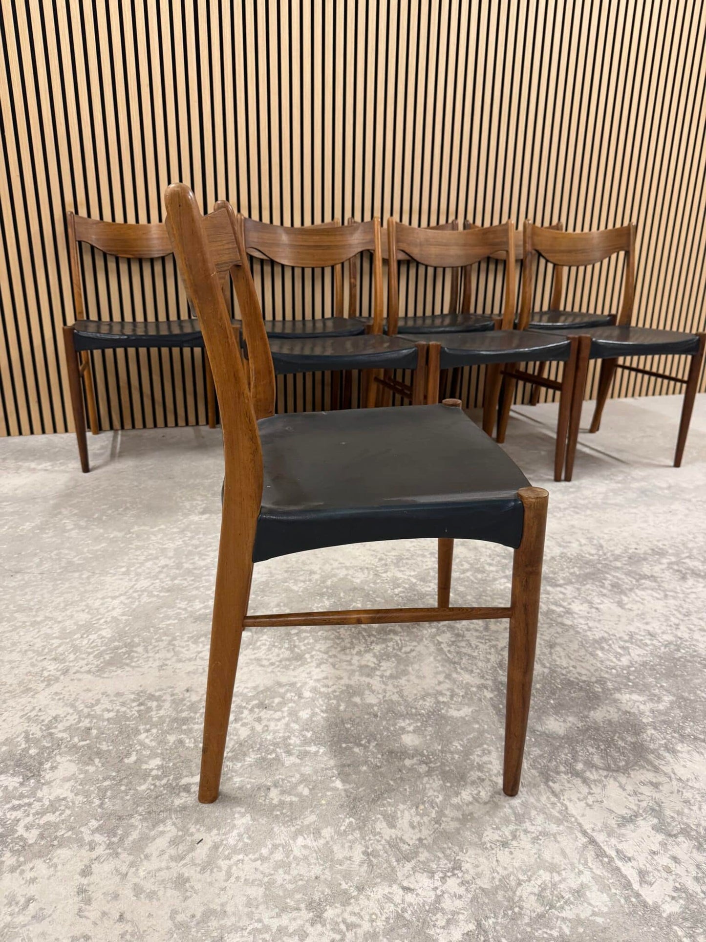8 Arne Wahl Iversen Spisestole palisander
