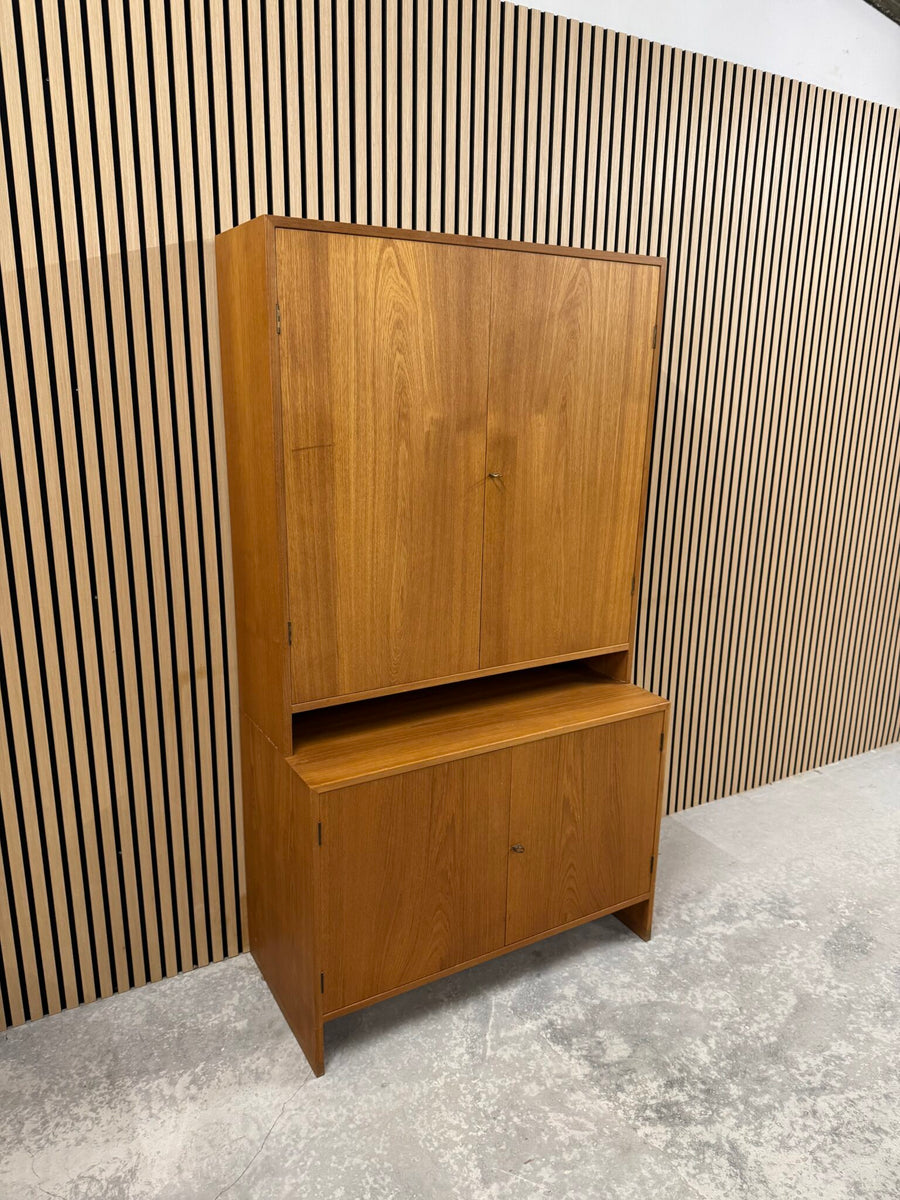 2 Delt Hans J Wegner Skab eg