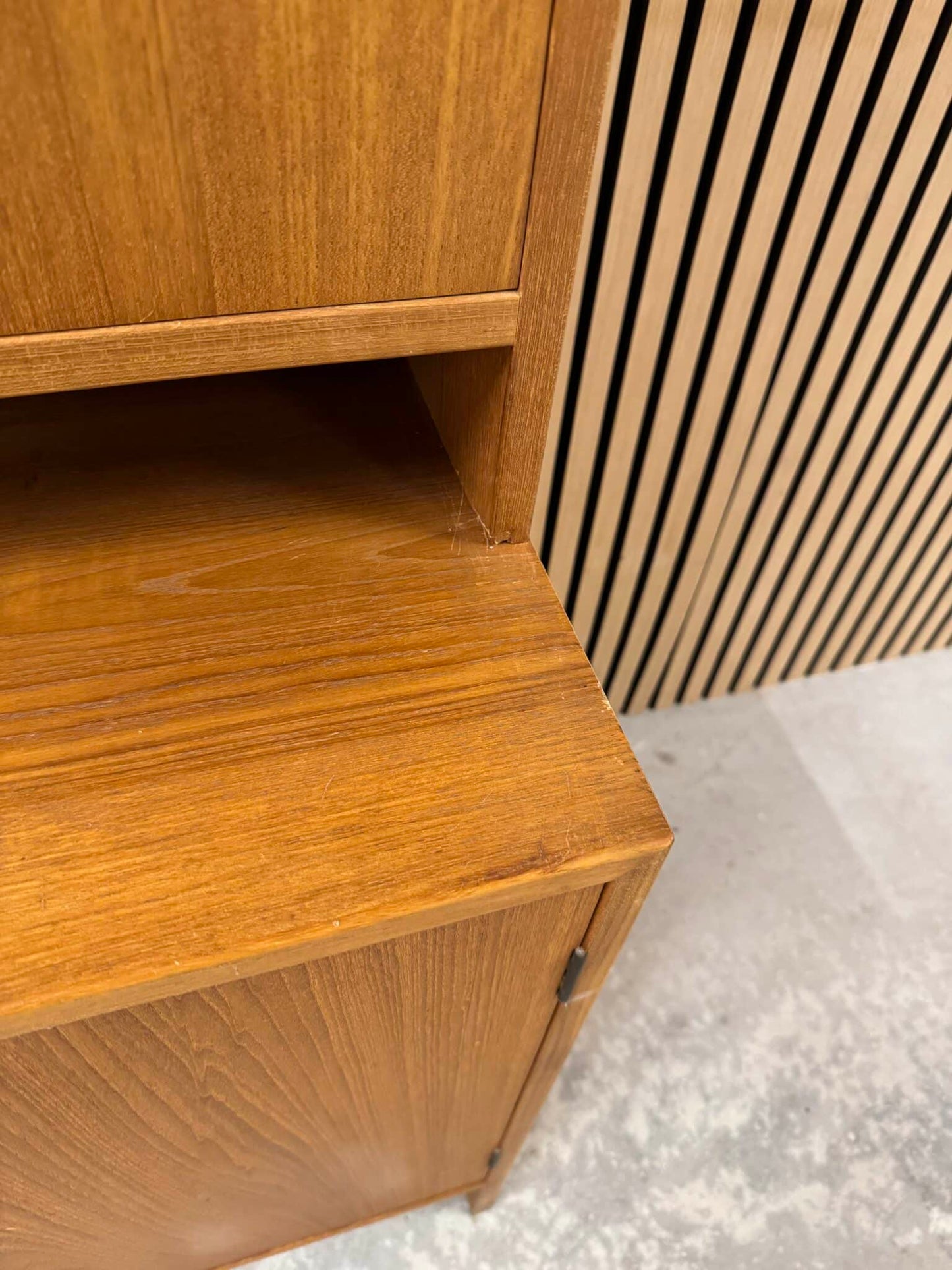 2 Delt Hans J Wegner Skab eg
