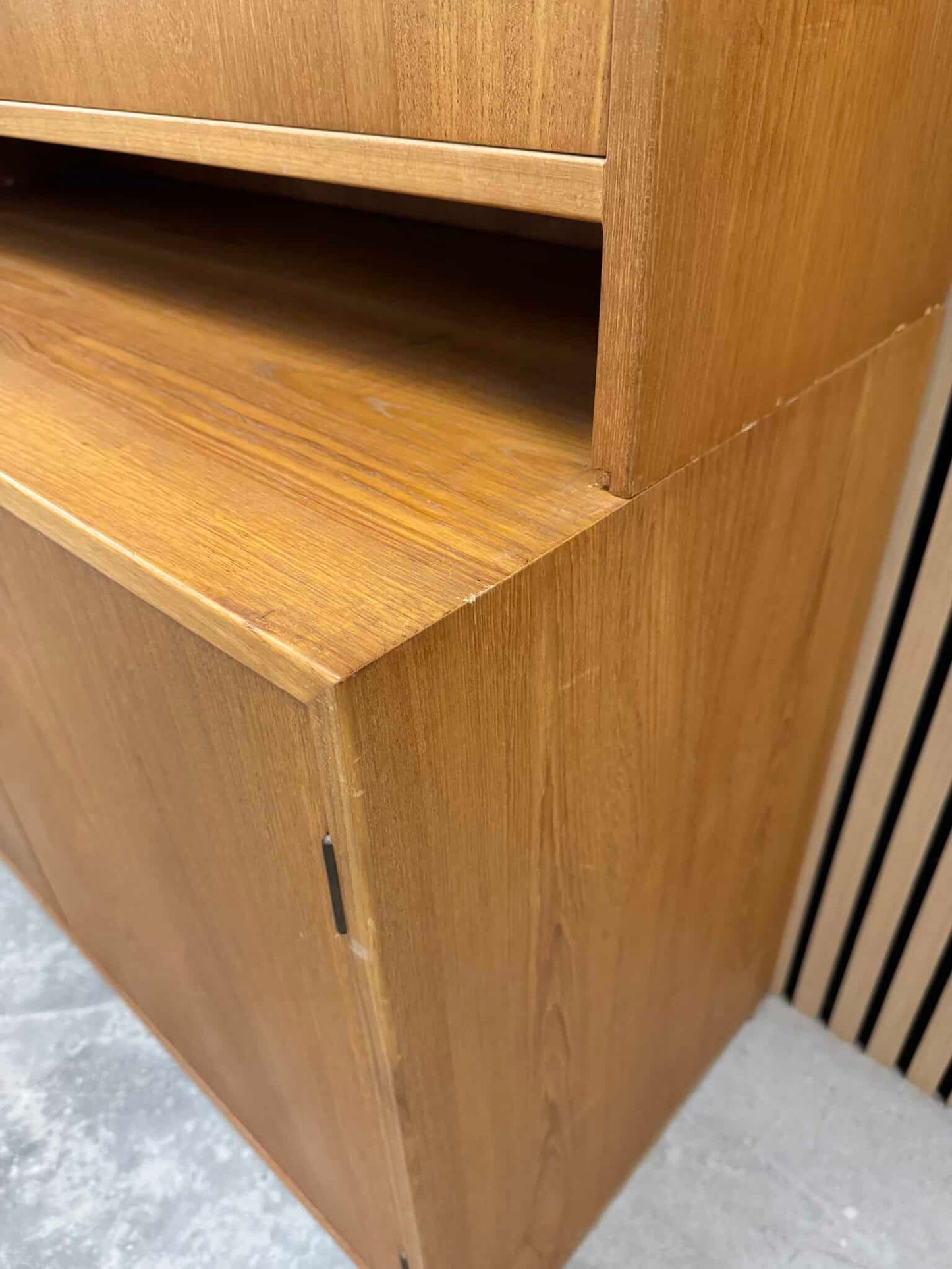 2 Delt Hans J Wegner Skab eg