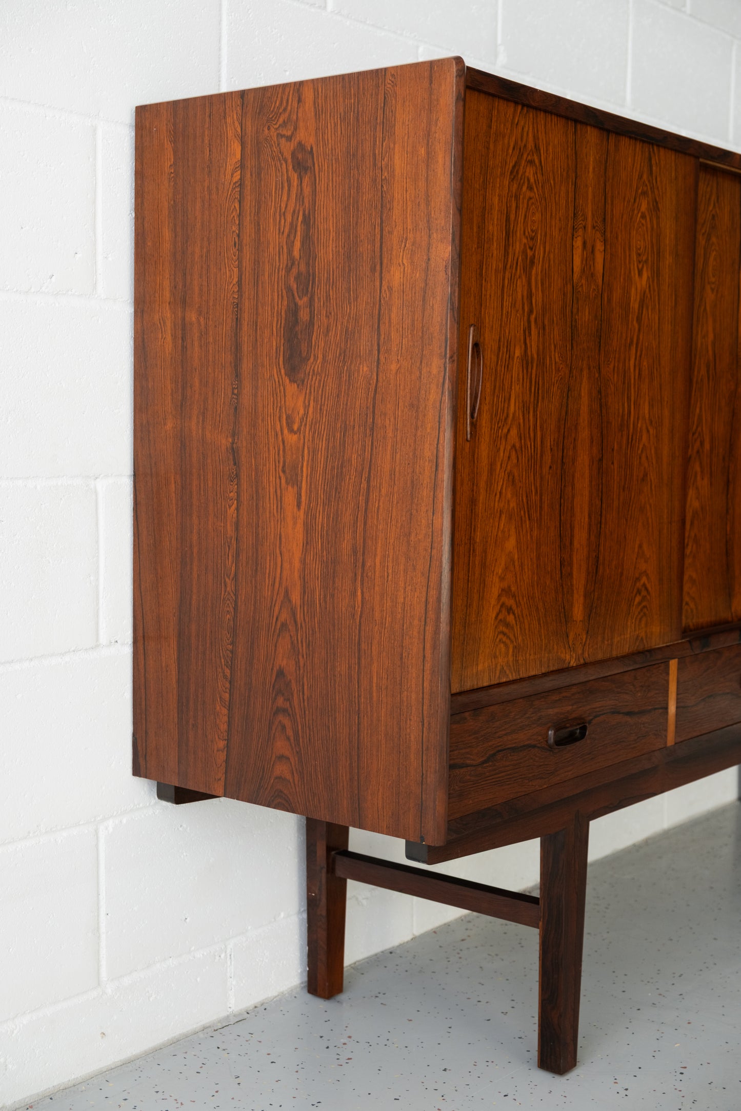 Danish high sideboard in rosewood