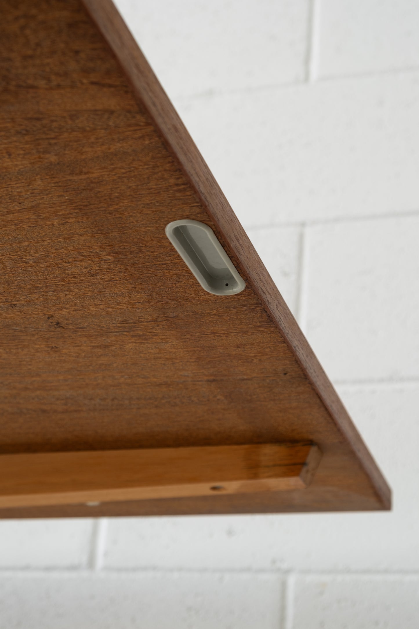 Henning Kjaernulf dining table