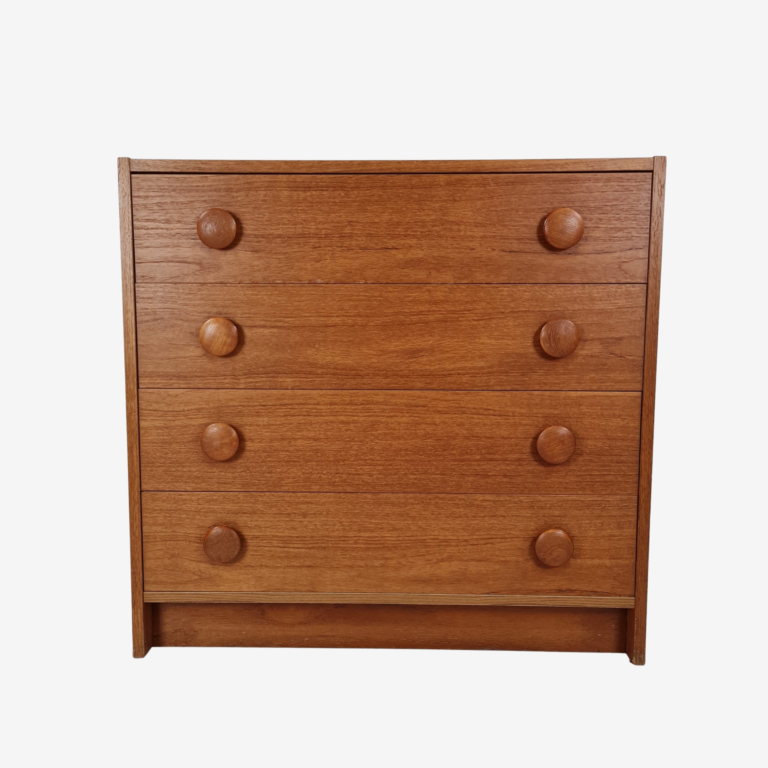 Chest of drawers with four drawers | Danish design | Light teak
