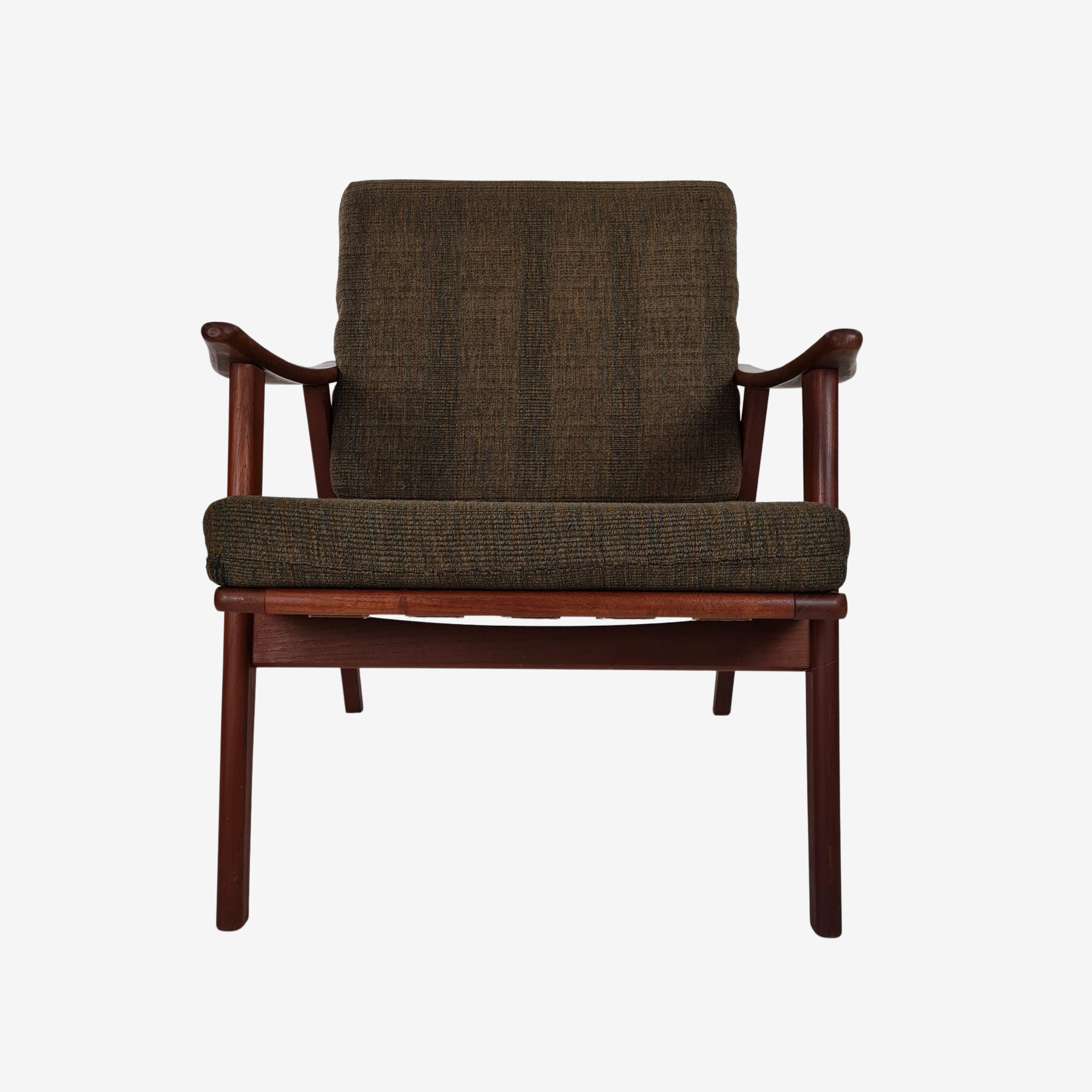 Low-back armchair with curved armrests | Danish design | Teak